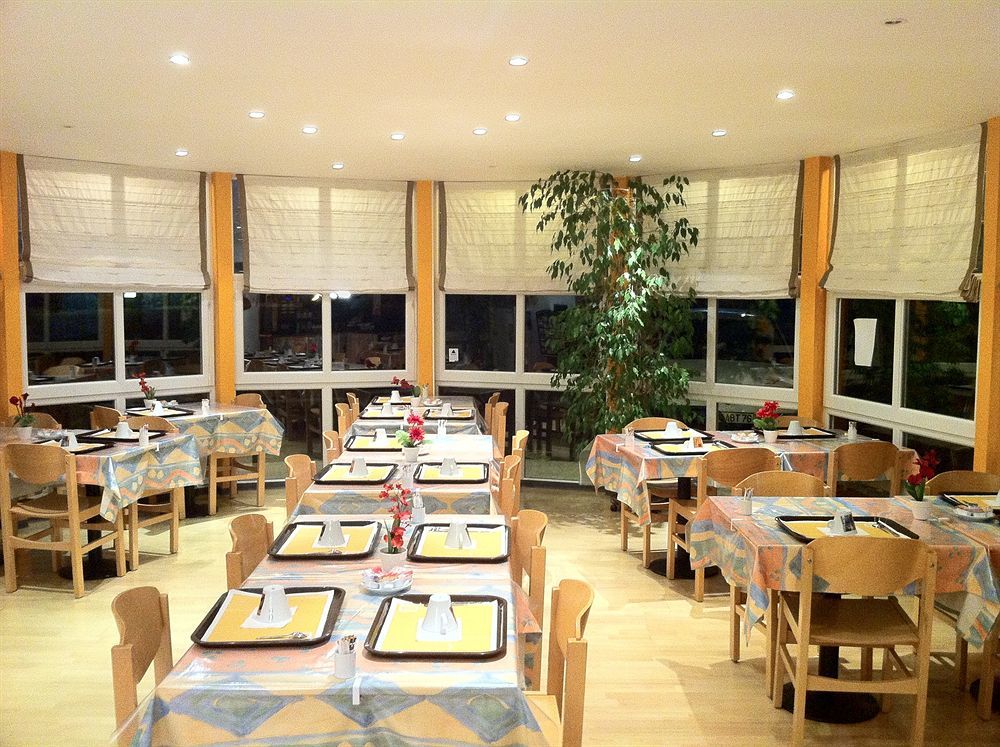 欧里亚克机场原生酒店 外观 照片