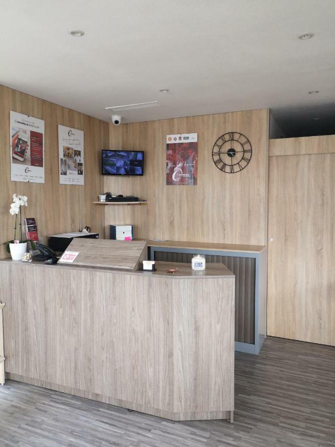 欧里亚克机场原生酒店 外观 照片